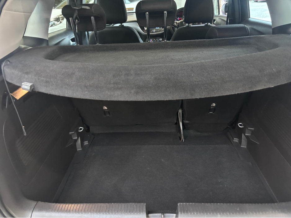 2023 Opel Crossland X - image 9