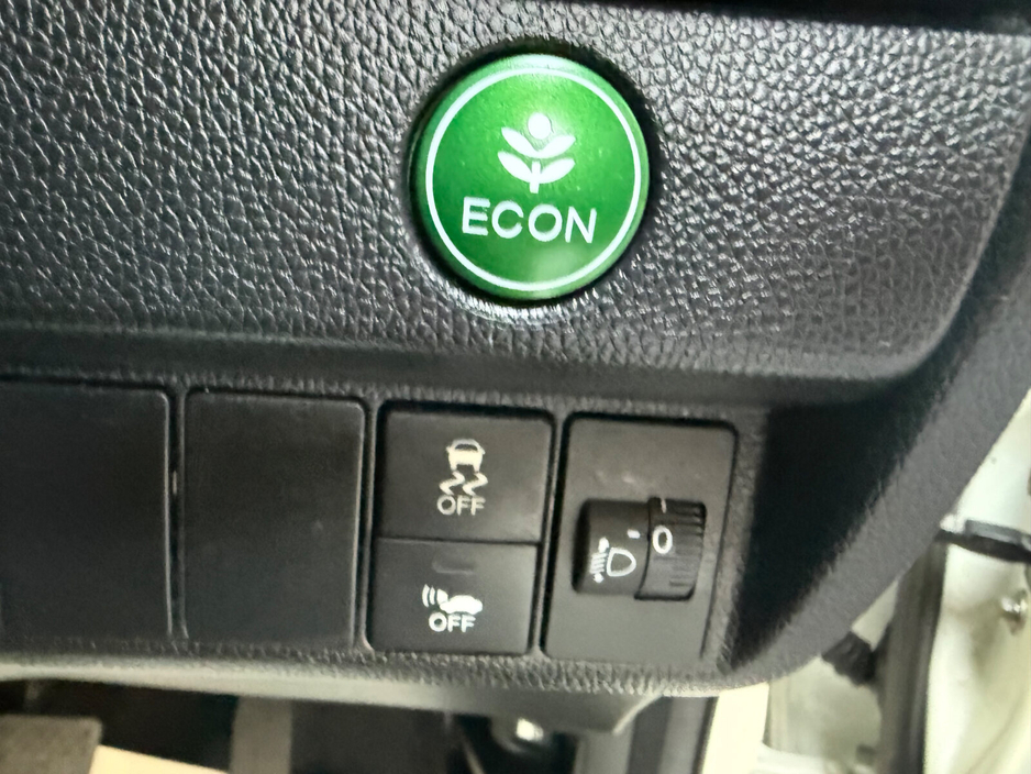 2015 Honda Fit - image 15