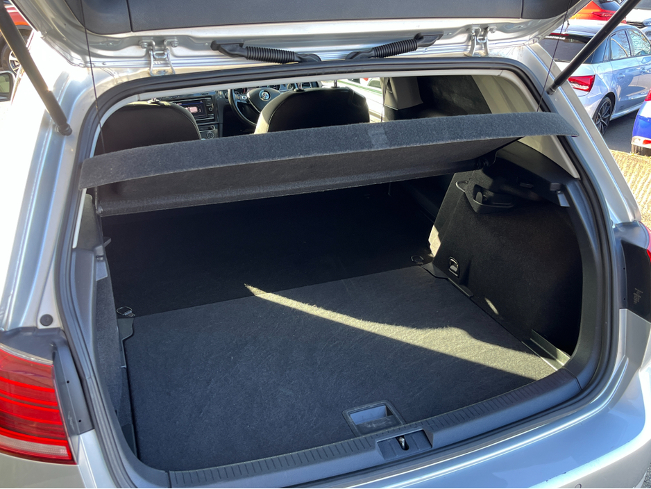 2019 Volkswagen Golf - image 8