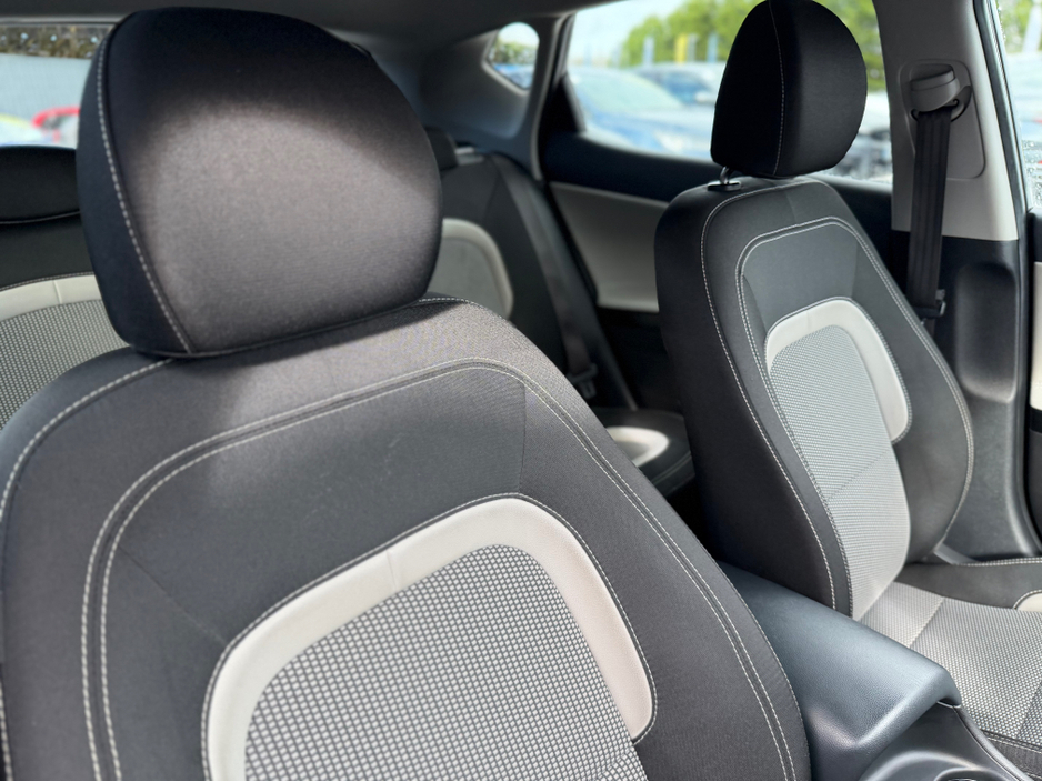 2017 Kia Ceed - image 13