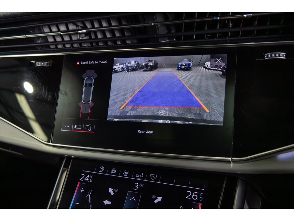 2019 Audi Q8 - image 20