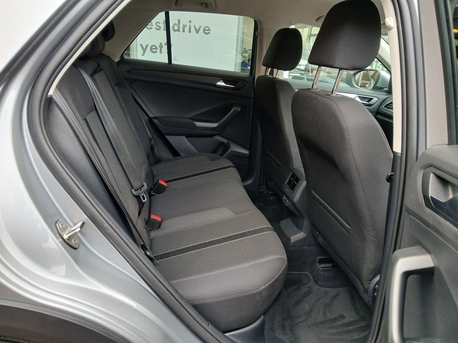 2024 Volkswagen T-Roc - image 14