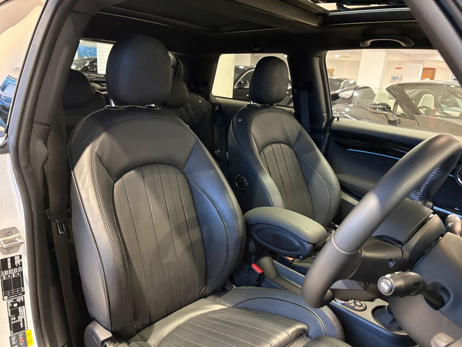 2024 MINI Hatch LEVEL 3 COOPER S=PAN ROOF//LOW MILES//AS NEW=FULL MINI SERVICE HISTORY=TAILORED FINANCE PACKAGES AVAILABLE=TRADE IN’S WELCOME €25,995