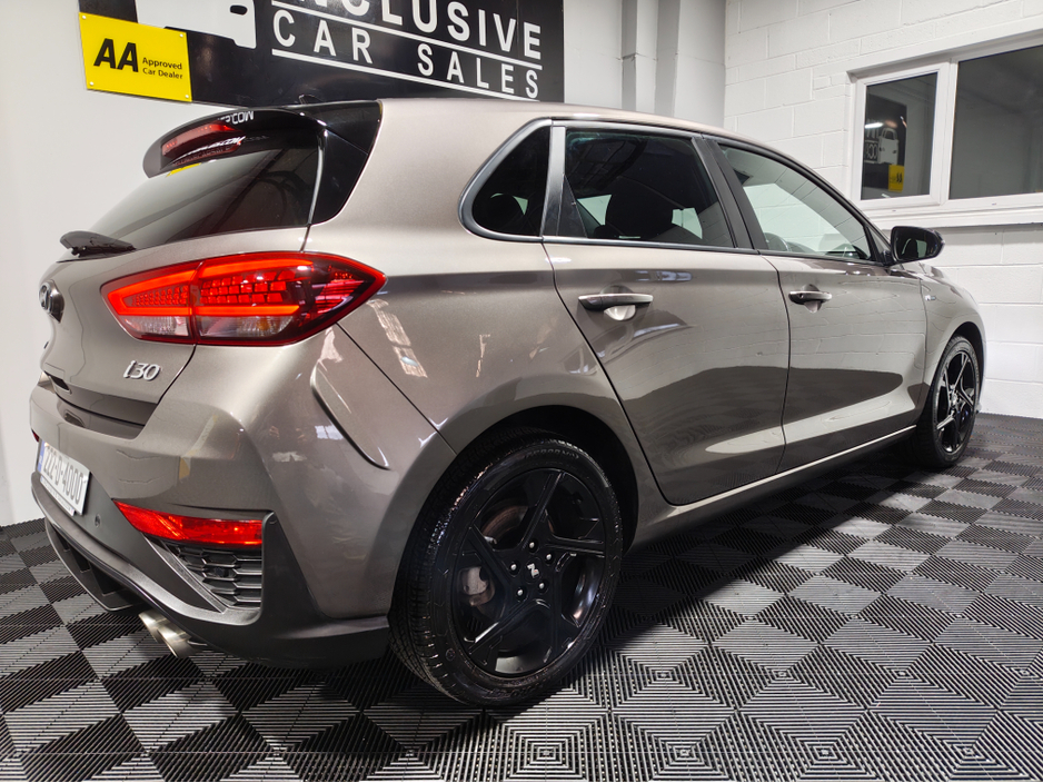 2022 Hyundai i30 - image 11