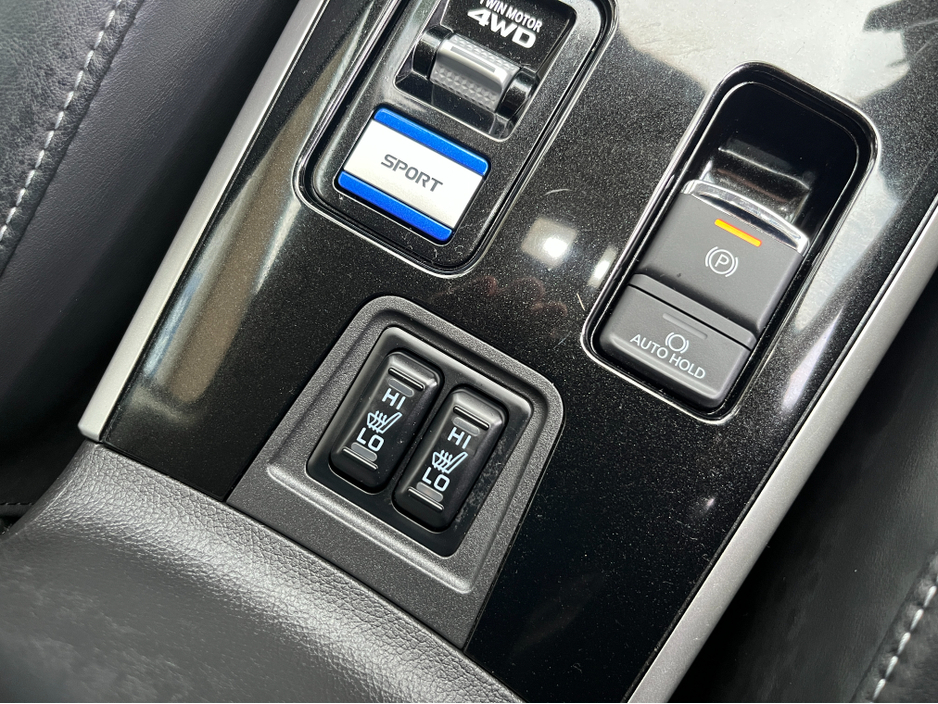 2019 Mitsubishi Outlander G 4WD AUTOMATIC 2.4 PETROL PLUG IN HYBRID //HIGH SPEC//HALF LEATHER SEATS//HEATED SEATS AND STEERING WHEEL//REVERSE CAMERA//KEYLESS ENTRY// €22,950