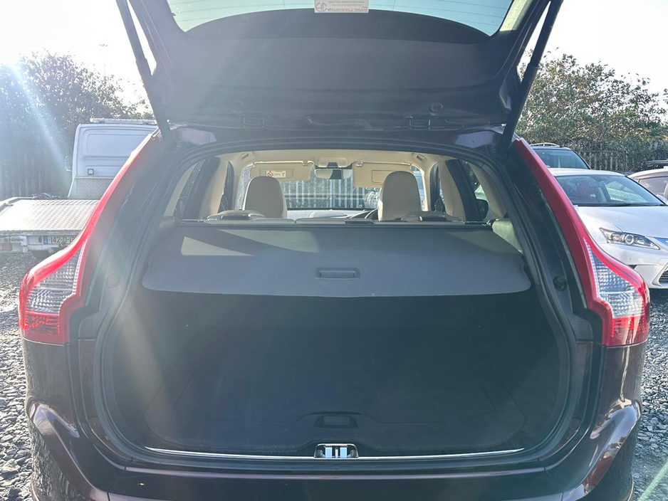 2016 Volvo XC60 - image 17