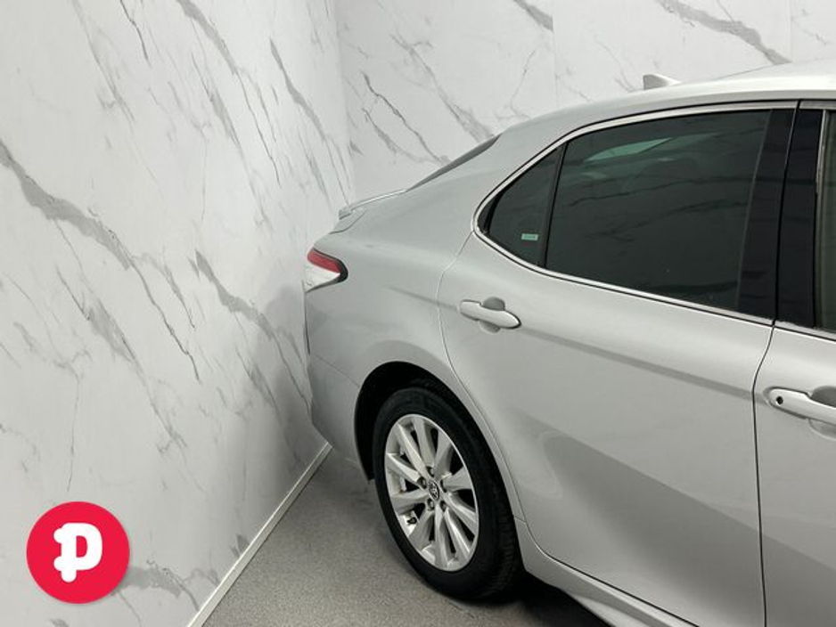 2020 Toyota Camry - image 19