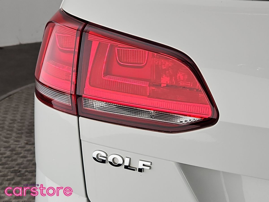 2016 Volkswagen Golf - image 16