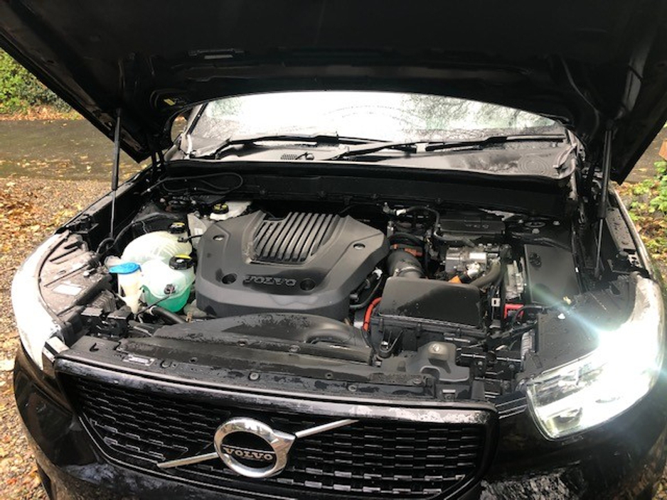 2021 Volvo XC40 - image 17