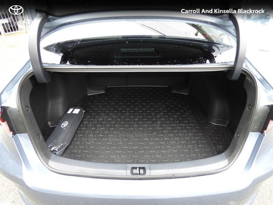 2022 Toyota Corolla Hybrid Luna Sport Saloon €27,950