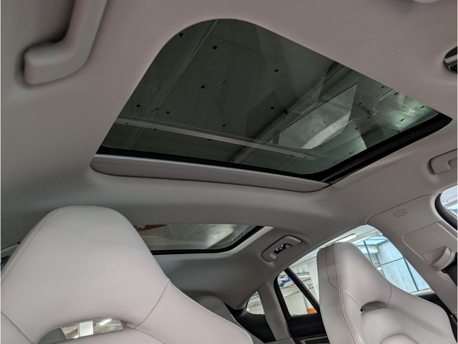 2018 Porsche Panamera - image 30