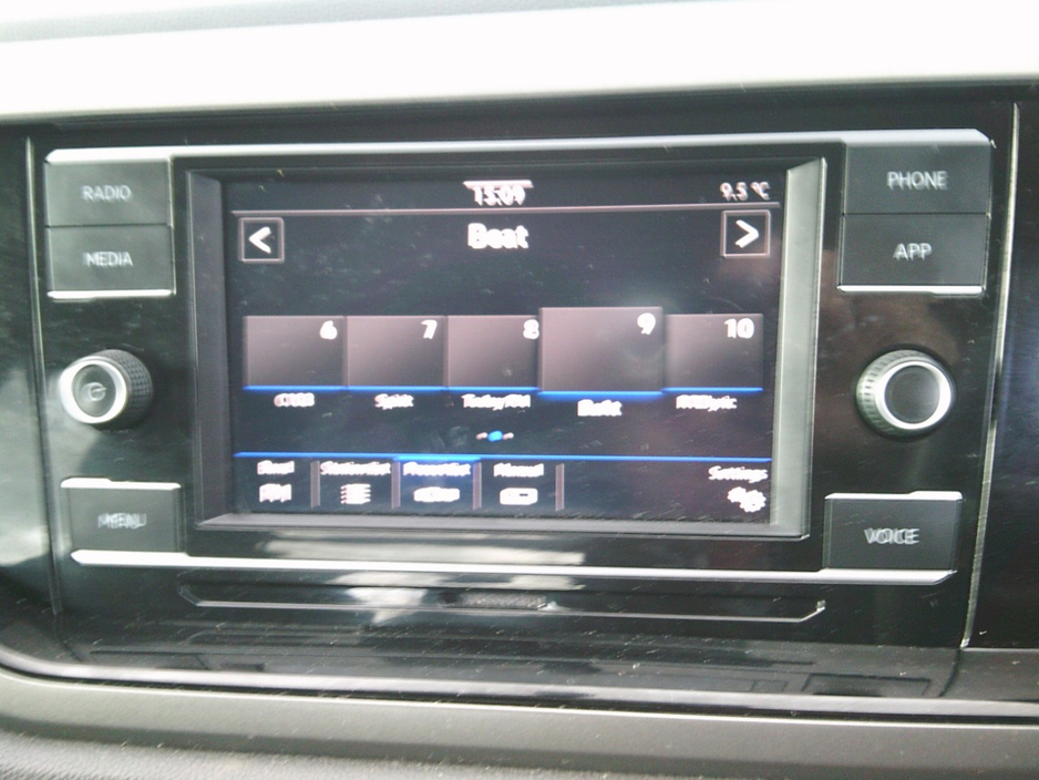 2019 Volkswagen Polo - image 11