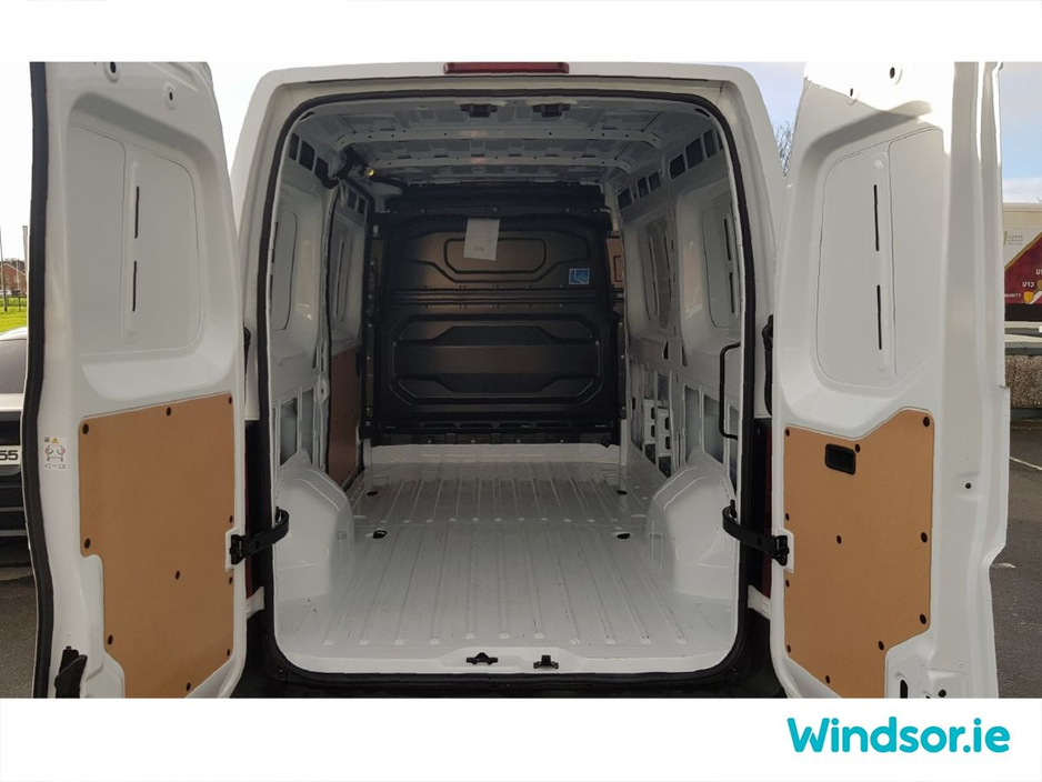 2025 Nissan Interstar L2H2 FWD 150 SV €28,858