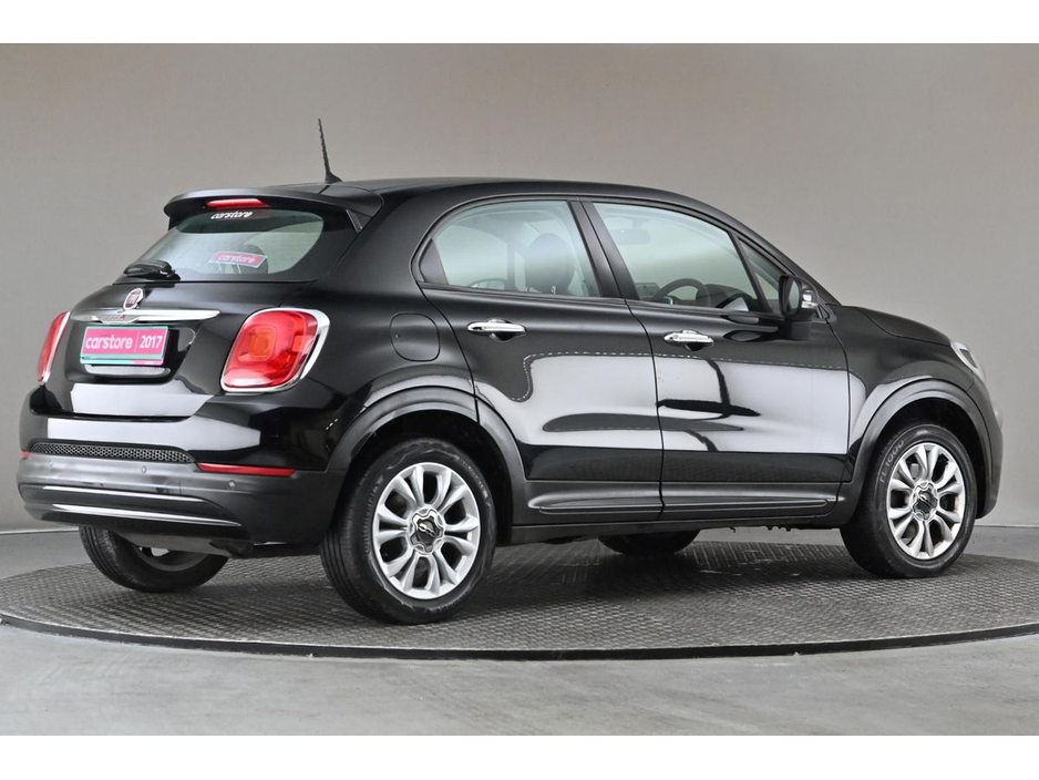 2017 Fiat 500X - image 10