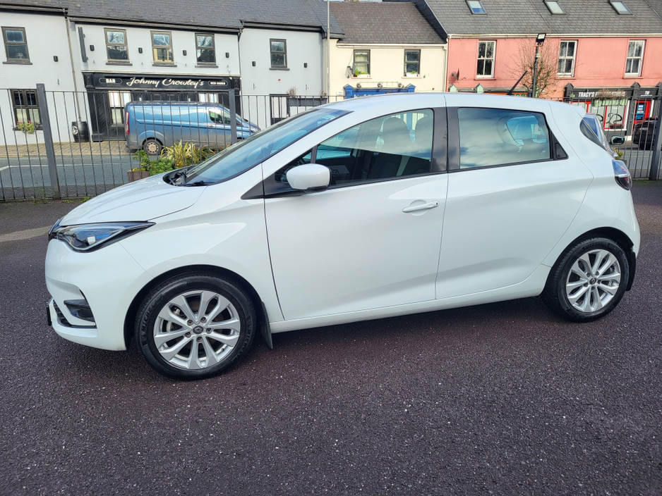 2022 Renault Zoe Iconic Rapid Charge 50Kwh R135, Long Range, Full Renault History €14,950