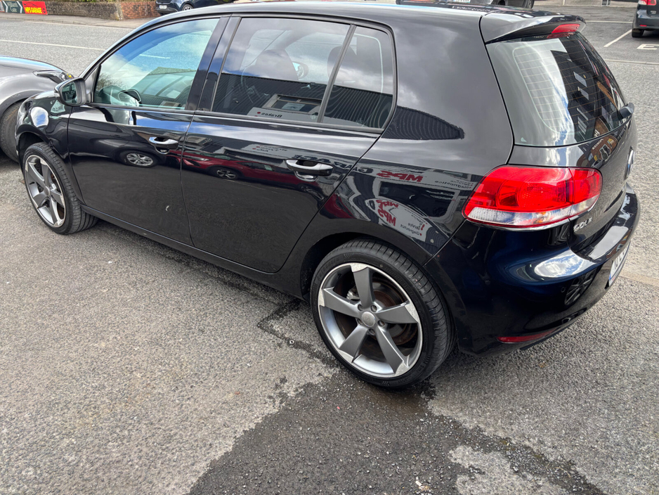 2010 Volkswagen Golf - image 15