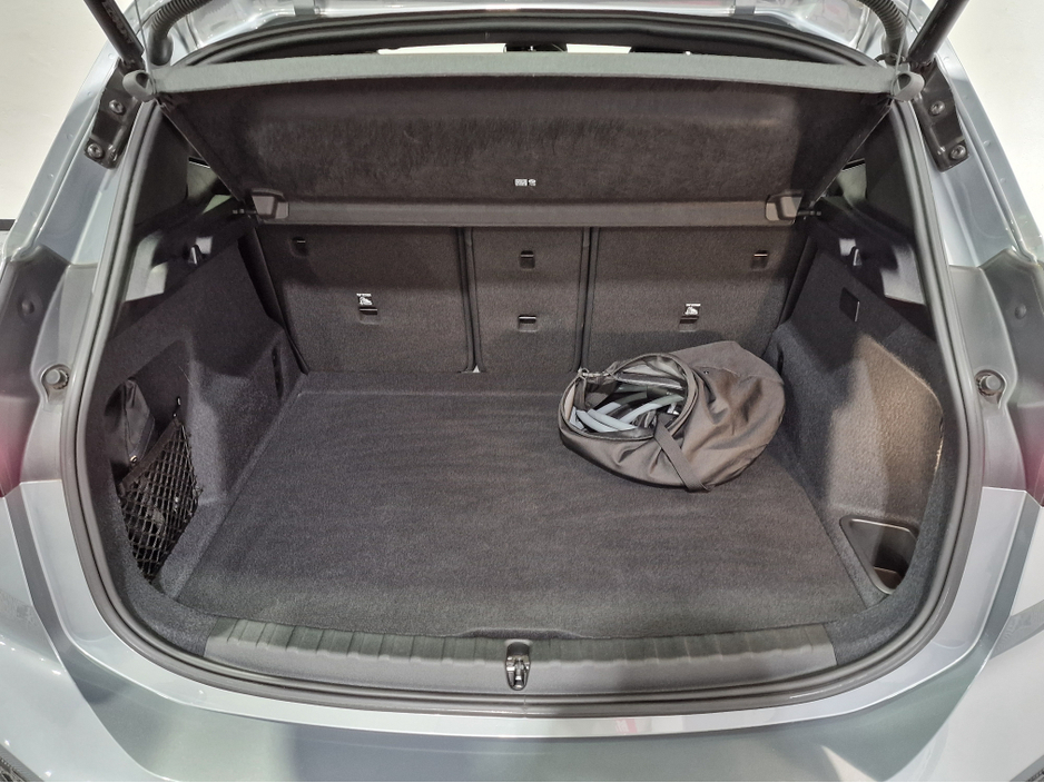 2023 BMW 2 Series Active Tourer 225E M SPORT X-DRIVE AUTOMATIC **ONE OWNER / APPLE CARPLAY / CRUISE CONTROL / COMFORT ACCESS / HALF LEATHER & ALCANTARA / HEATED FRONT SEATS / SAT NAV / REVERSE CAMERA / WIRELESS PHONE CHARGING** €35,900