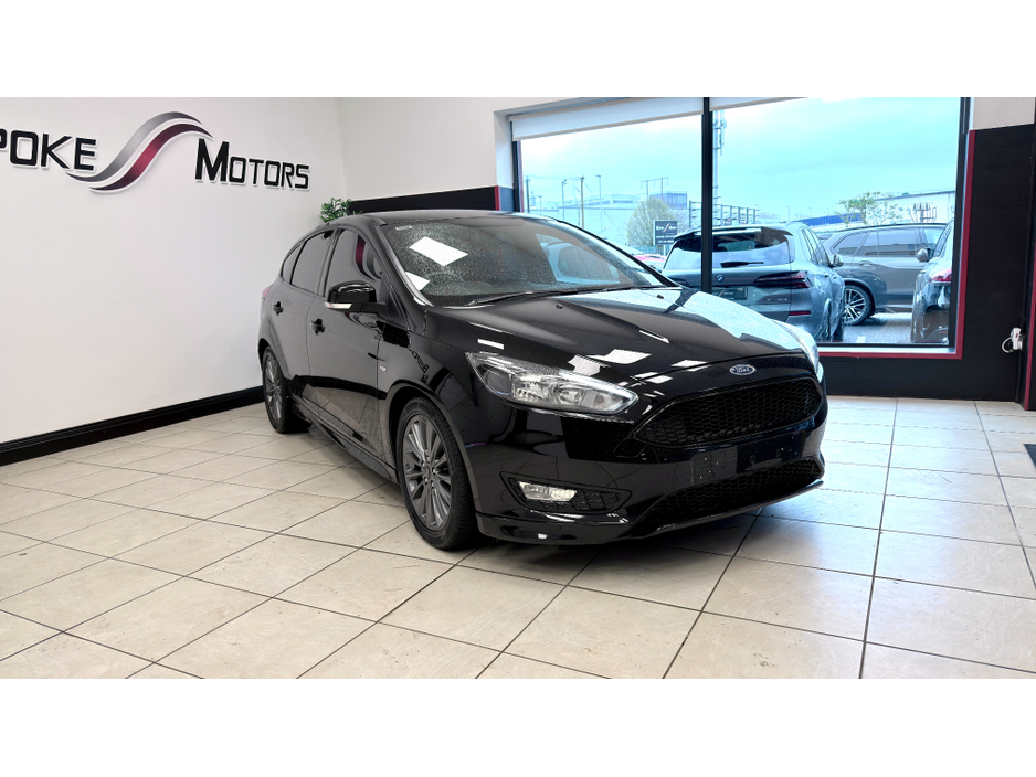 2017 Ford Focus - image 27