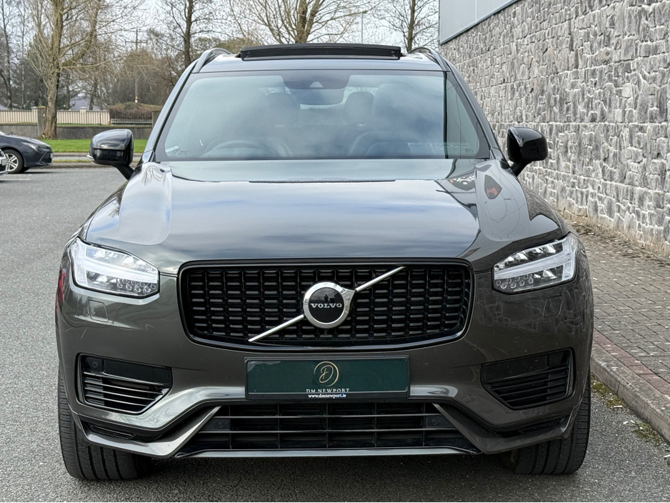 2022 Volvo XC90 - image 3
