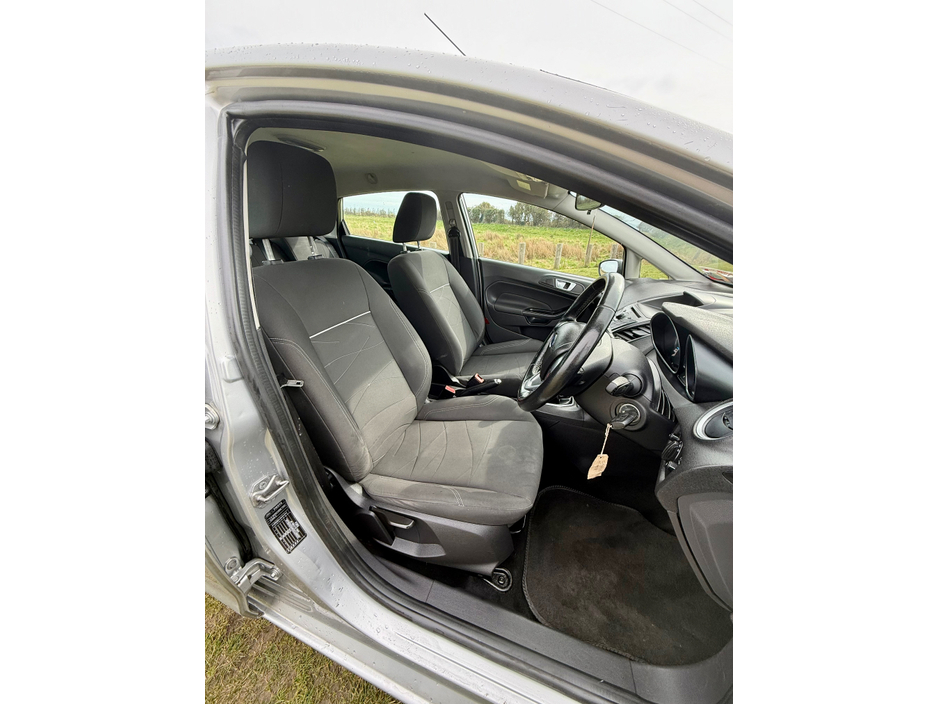 2013 Ford Fiesta ZETEC 1.5 75PS M5 4DR MCA €4,250