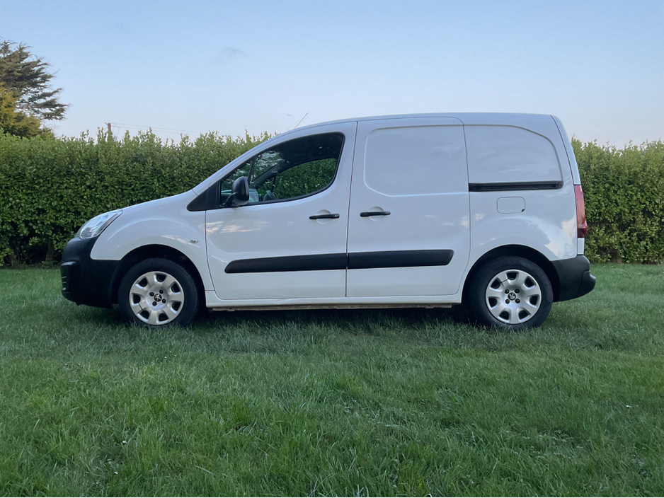 2017 Peugeot Partner - image 7