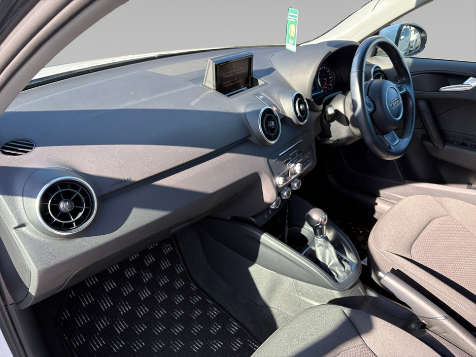 2017 Audi A1 - image 11