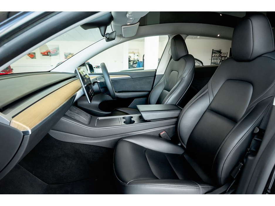 2022 Tesla Model Y - image 14