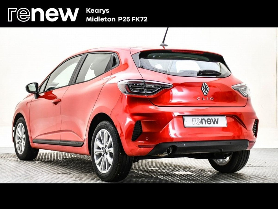 2025 Renault Clio - image 3