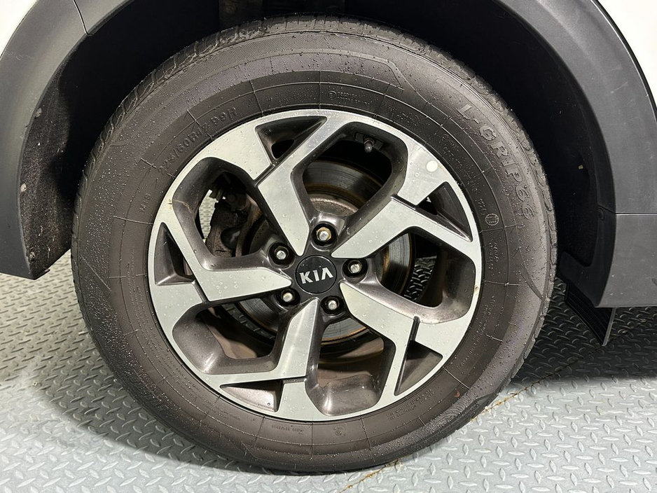 2020 Kia Sportage - image 23