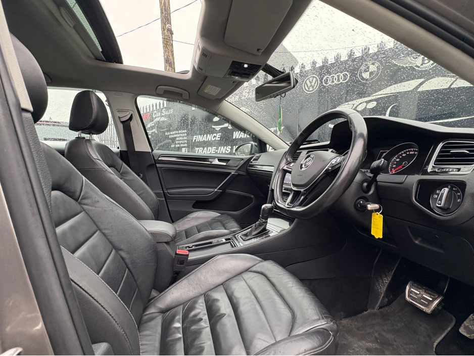 2014 Volkswagen Golf - image 11