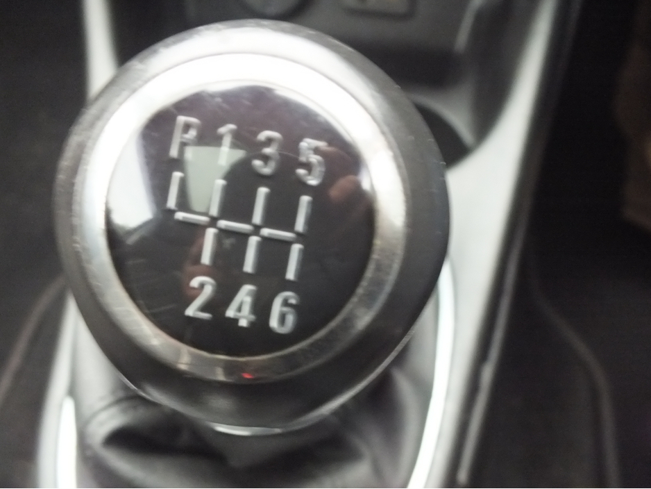 2015 Opel Corsa - image 5