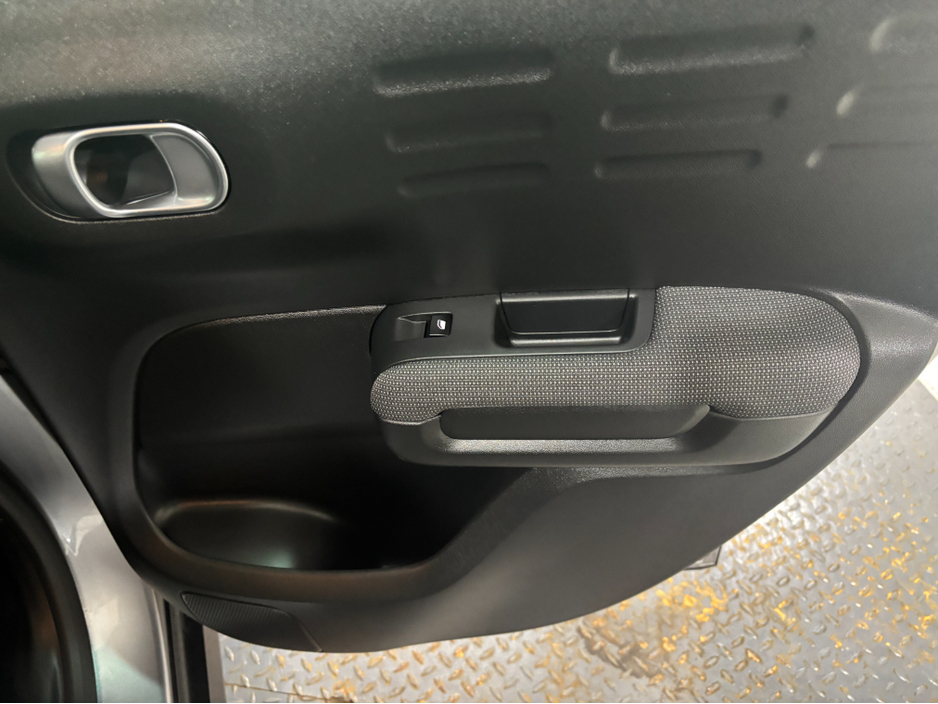 2022 Citroen C3 Aircross - image 17