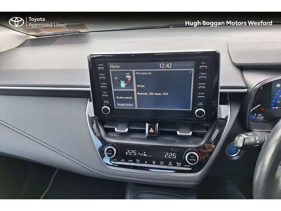 2021 Toyota Corolla HYBRID, REALLY LOW MILEAGE! €22,995