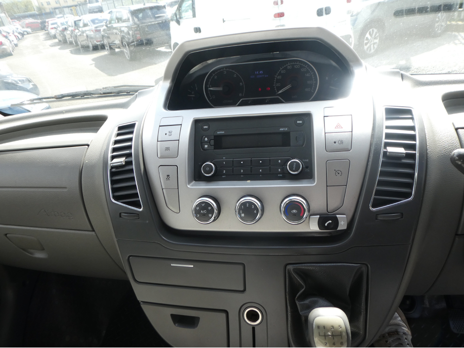 2016 LDV V80 - image 18