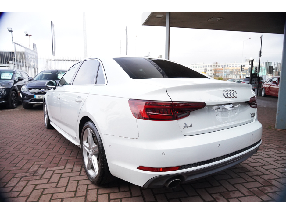 2018 Audi A4 - image 6