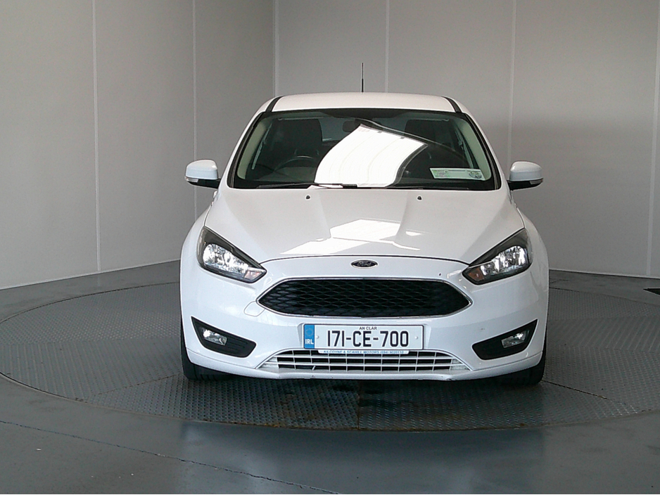 2017 Ford Focus - image 2