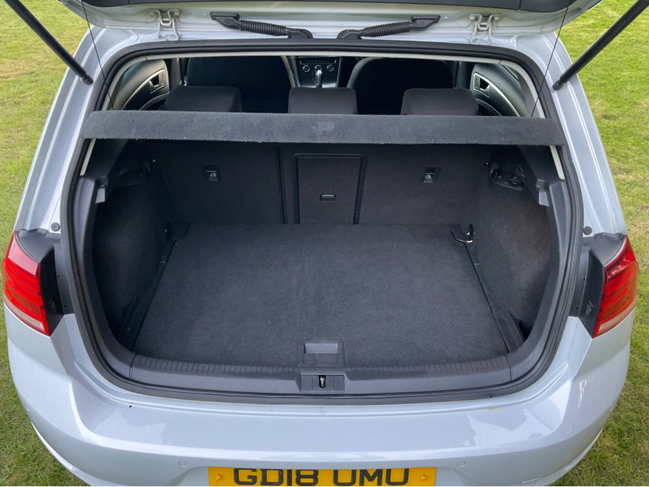 2018 Volkswagen Golf - image 23