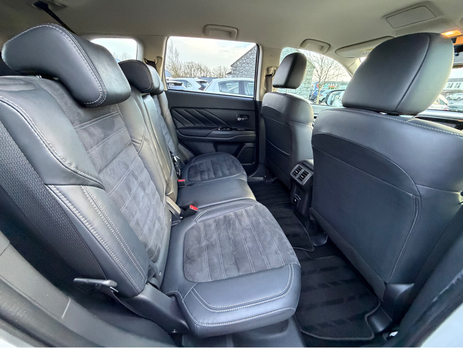 2020 Mitsubishi Outlander 4X4 Plug-in Hybrid - High Spec - Like New €24,750