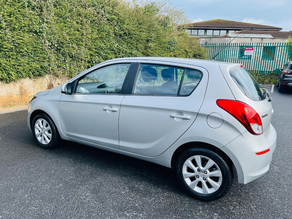 2012 Hyundai i20 - image 11
