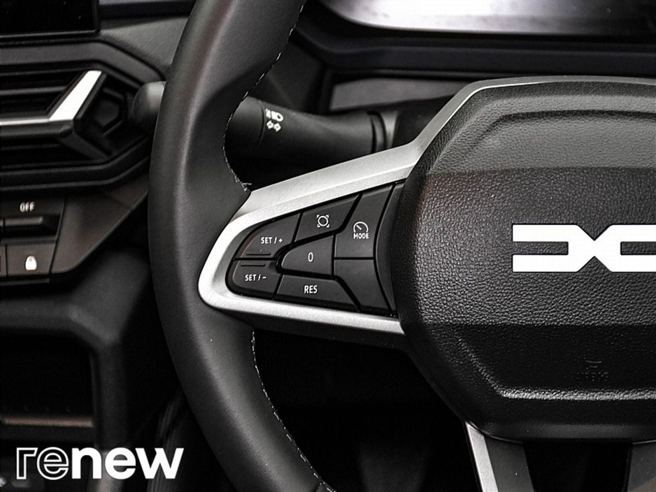 2025 Dacia Duster - image 19