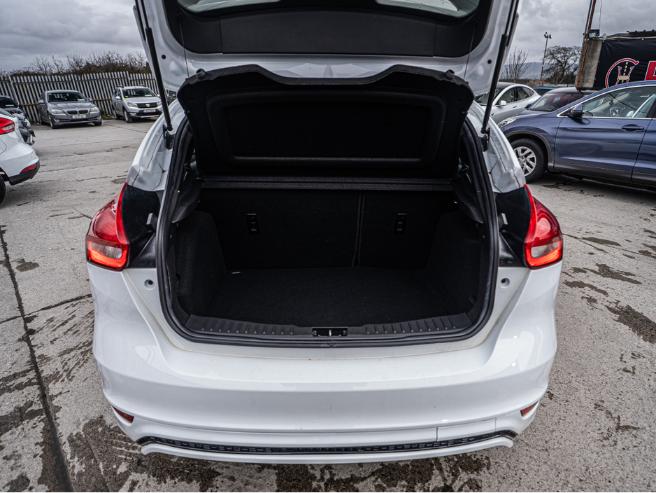 2017 Ford Focus 172 Focus 1.0 ST-Line/High spec/Low mls/1yr warran €12,888