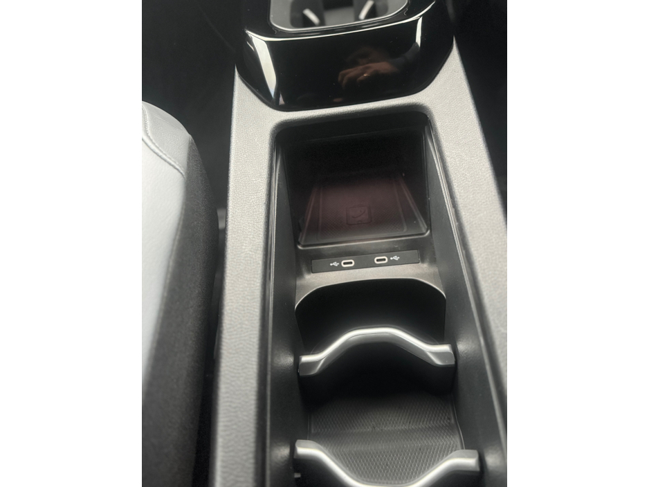 2023 Volkswagen ID.4 PRO 150 KW LIFE 77KWH  • One Owner • Big Battery • Moonstone Grey • Immaculate. €22,950