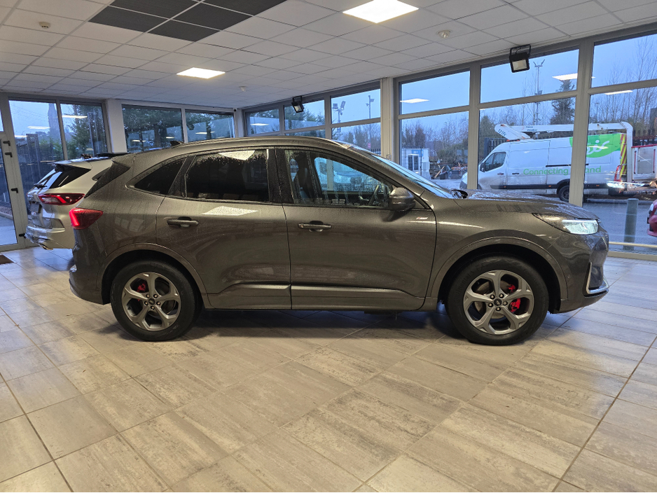 2025 Ford Kuga ST-LINE PHEV PAN ROOF €39,800