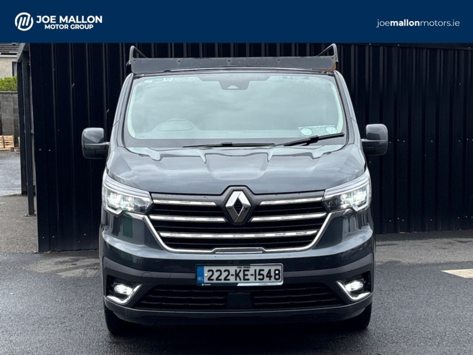 2022 Renault Trafic - image 12