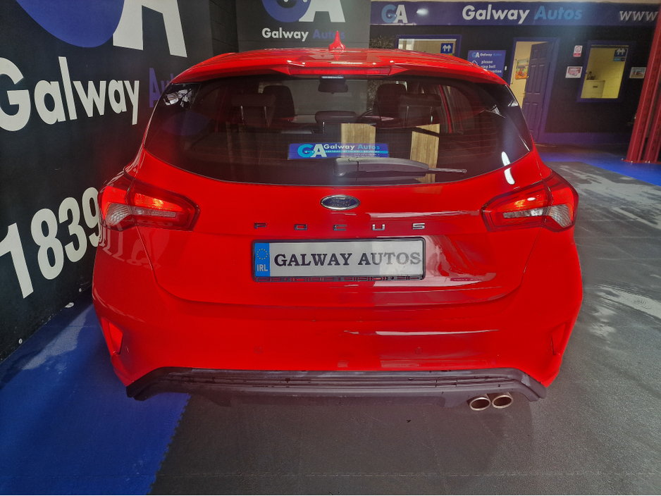 2019 Ford Focus - image 6