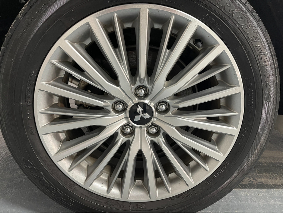 2019 Mitsubishi Outlander (Low Kms) HYBRID 2.4 PHEV AUTOMATIC 5DR MODEL www.bolandscarcentre.ie €22,900