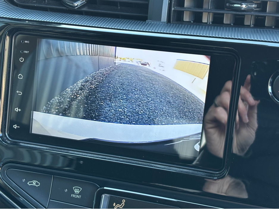 2019 Toyota Aqua - image 4