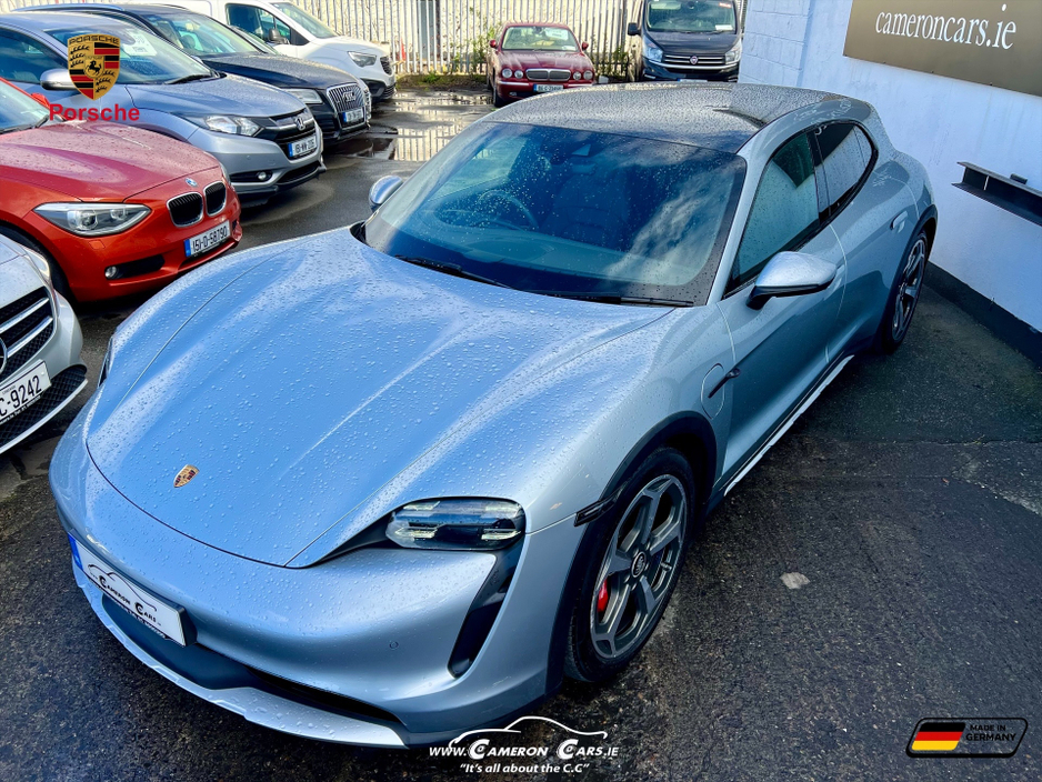 2022 Porsche Taycan - image 38