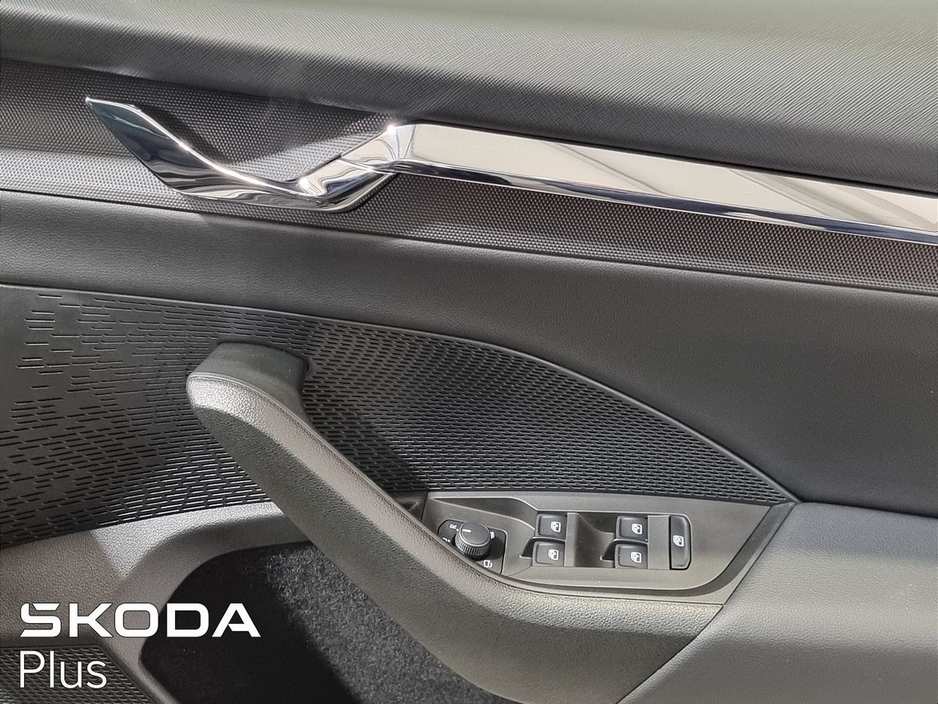 2023 Skoda Octavia - image 26