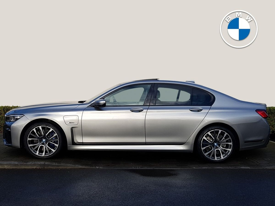 2022 BMW 7 Series 745e M Sport €63,995